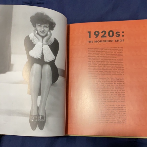 Book “Vintage Shoes” by Caroline Cox - Picture 3 of 11